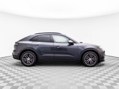 Certified 2025 Porsche Macan 4 Electric image 7