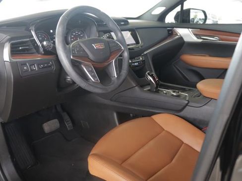 Certified 2024 Cadillac XT5 Premium Luxury w/ Technology Package image 7