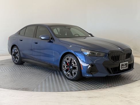 Certified 2025 BMW i5 xDrive40 w/ M Sport Package AWD/4WD image 7