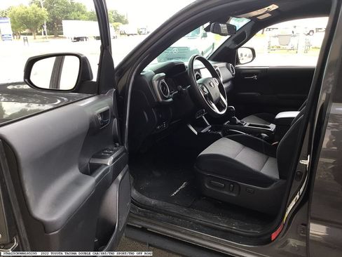 Used 2022 Toyota Tacoma TRD Sport w/ Technology Package RWD image 8