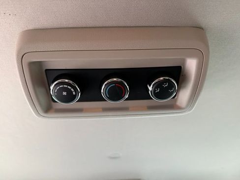 Used 2019 Dodge Grand Caravan SE w/ UConnect Hands-Free Group image 14