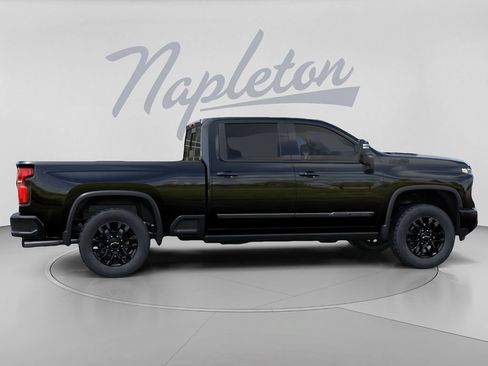 New 2026 Chevrolet Silverado 2500 High Country w/ High Country Premium Package AWD/4WD image 5