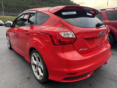 Used 2014 Ford Focus ST w/ Equipment Group 202A FWD image 5