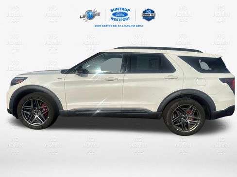 Used 2025 Ford Explorer ST-Line w/ ST-Line Street Pack AWD/4WD image 9