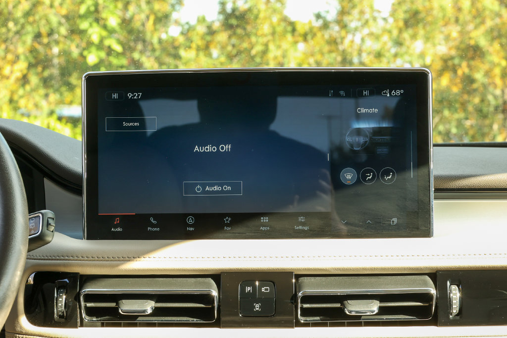 Used 2023 Lincoln Nautilus AWD w/ Premium Package image 10