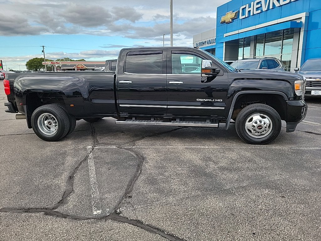 Used 2016 GMC Sierra 3500 Denali w/ Duramax Plus Package AWD/4WD image 4