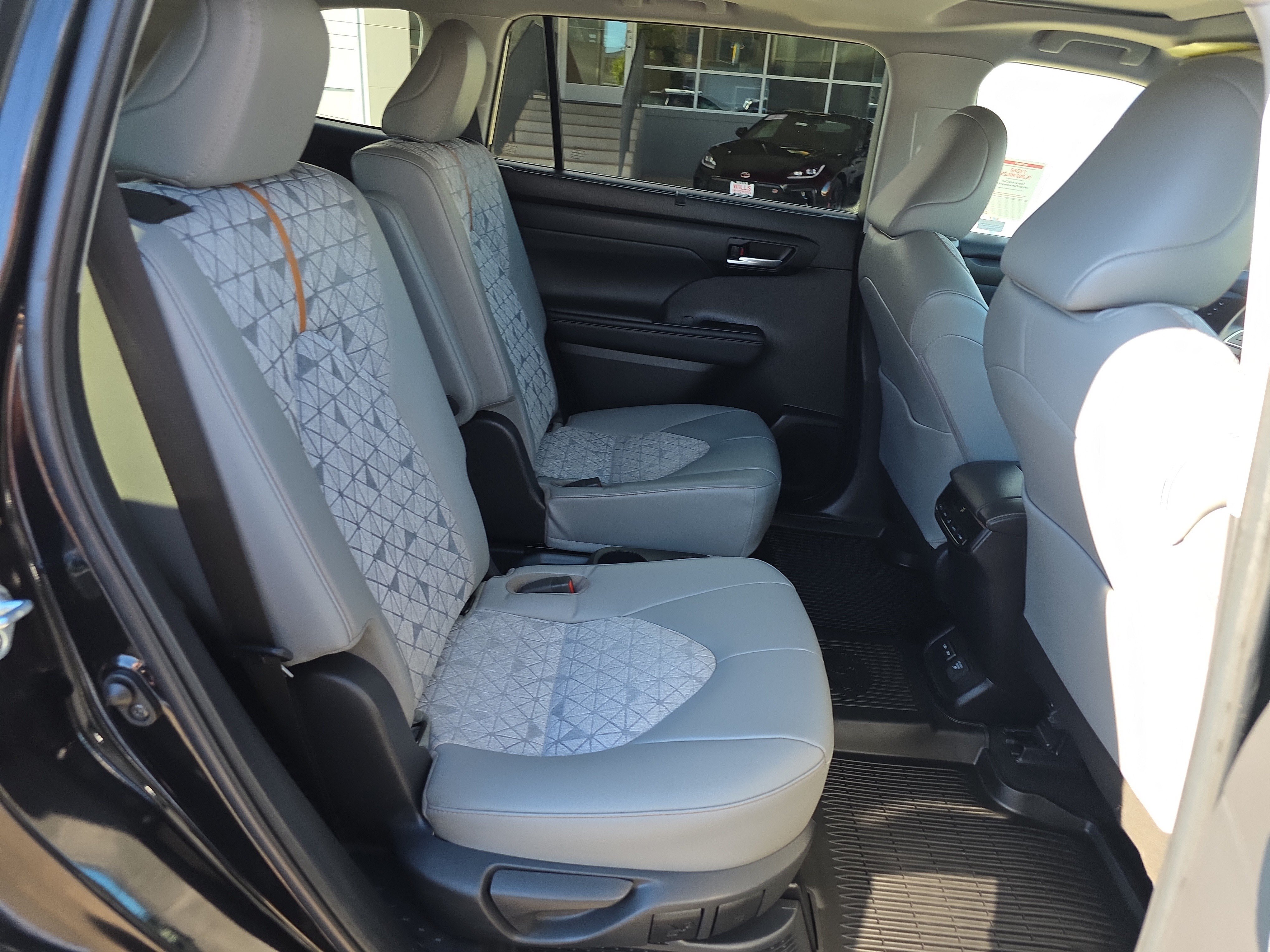 Used 2023 Toyota Highlander Bronze Edition AWD/4WD image 20