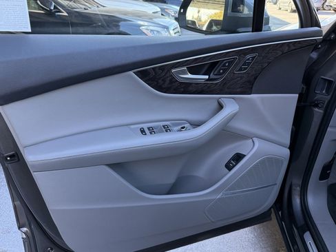 Used 2021 Audi Q7 3.0T Prestige w/ Prestige Package image 21