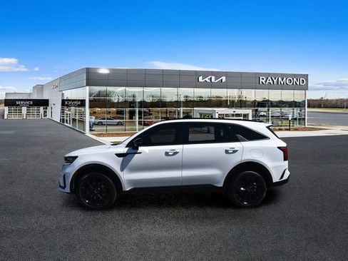 Used 2023 Kia Sorento SX AWD/4WD image 6