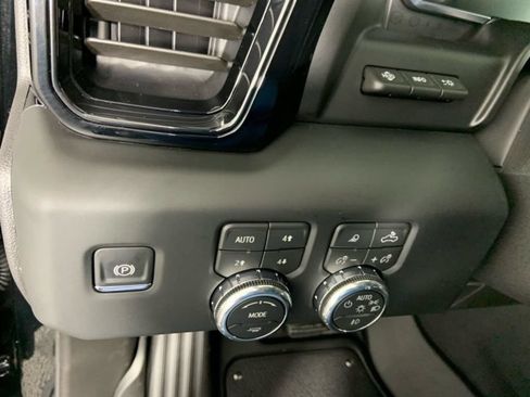Used 2026 GMC Sierra 1500 AT4 w/ AT4 Premium Package AWD/4WD image 33