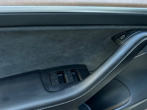 Used 2023 Tesla Model 3 Standard Range image 10