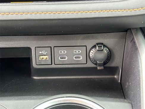 Used 2023 Toyota Highlander Bronze Edition image 16