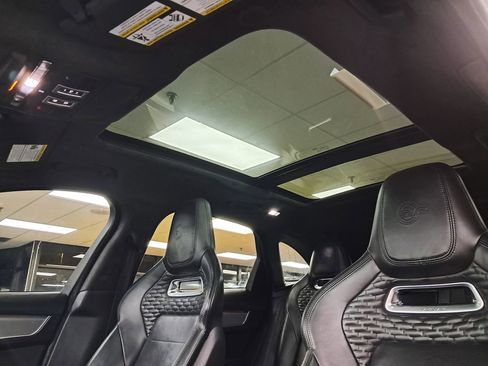 Used 2021 Jaguar F-PACE SVR image 8