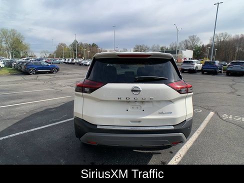 Certified 2021 Nissan Rogue SL w/ Premium Package AWD/4WD image 4