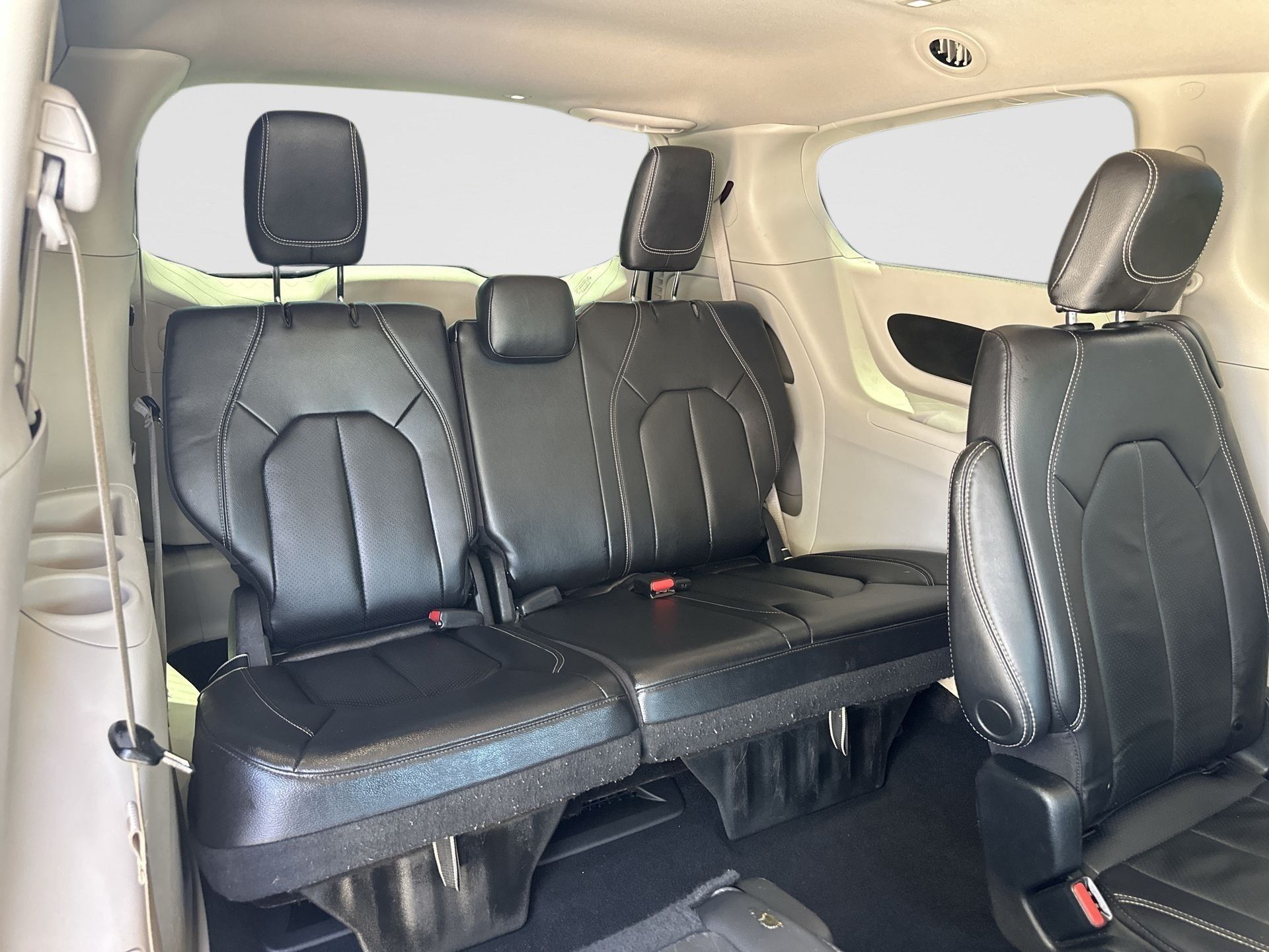 Used 2022 Chrysler Pacifica Touring-L AWD/4WD image 26