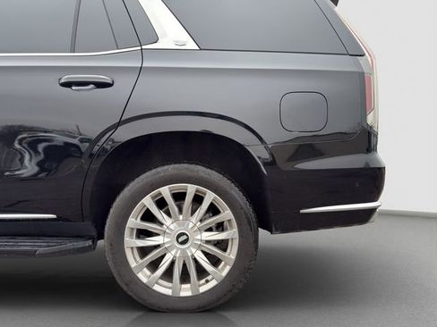 Used 2022 Cadillac Escalade Premium Luxury AWD/4WD image 20