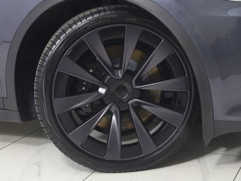 Used 2022 Tesla Model X image 18