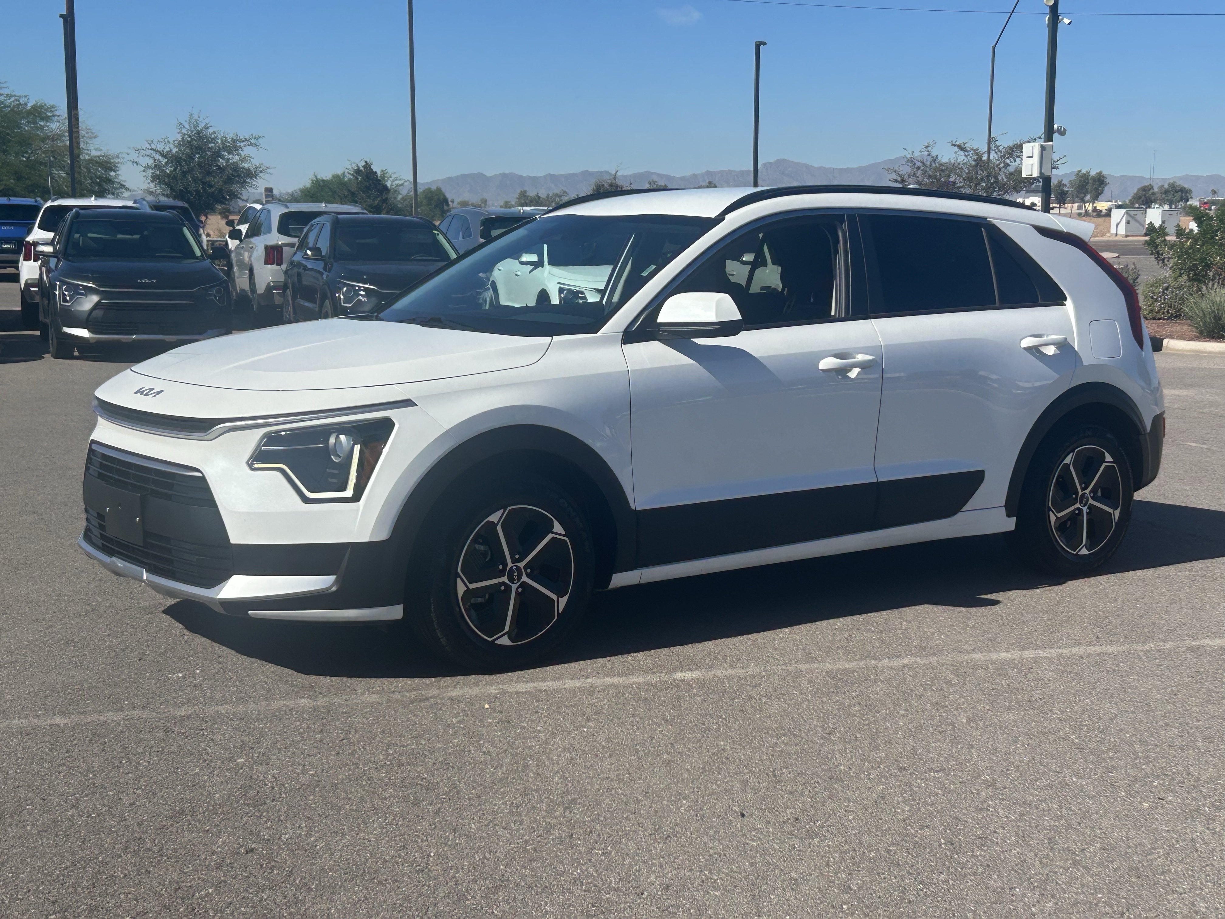 Certified 2025 Kia Niro LX FWD image 34