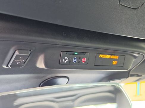 Used 2021 Chevrolet Camaro LT RWD image 26