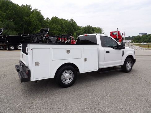 Used 2019 Ford F250 XL w/ Power Equipment Group RWD image 8