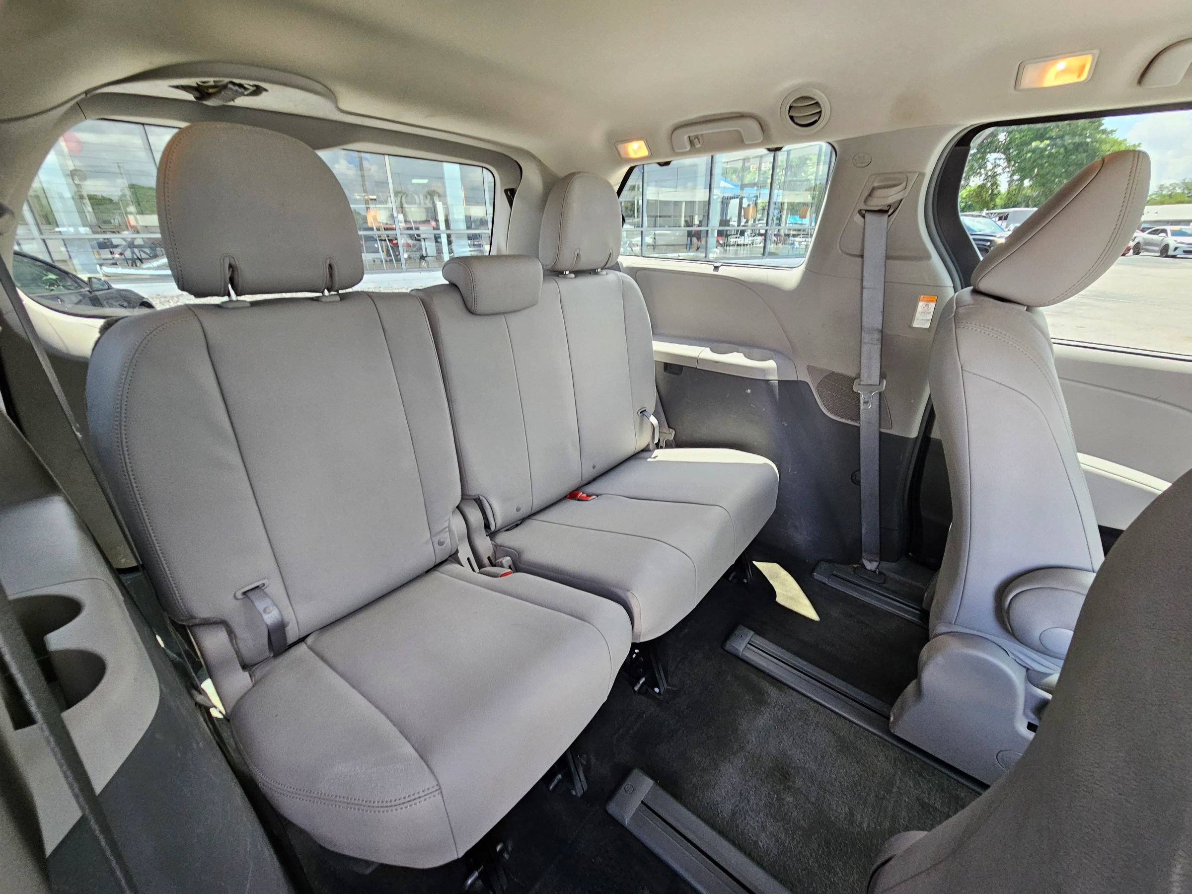 Used 2017 Toyota Sienna XLE AWD/4WD image 11