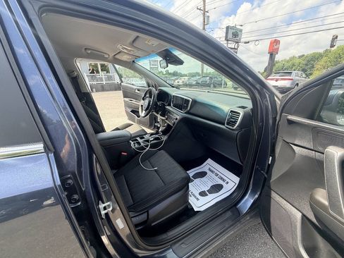 Used 2022 Kia Sportage LX AWD/4WD image 44