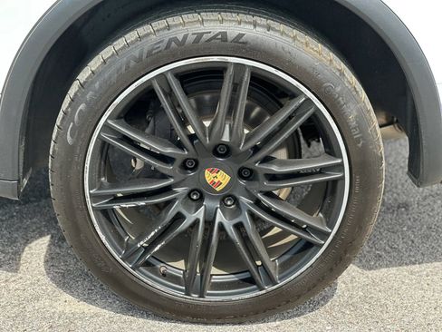 Used 2016 Porsche Cayenne AWD/4WD image 25