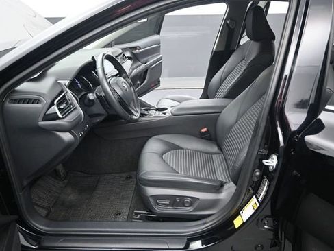 Used 2023 Toyota Camry SE FWD image 13