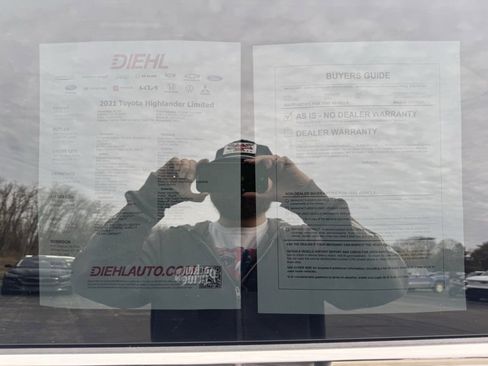 Used 2021 Toyota Highlander Limited image 10