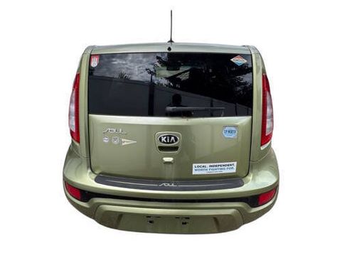 Used 2013 Kia Soul ! w/ Premium Pkg FWD image 4