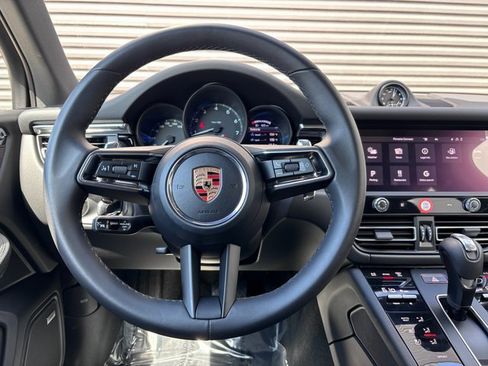 Certified 2026 Porsche Macan image 14