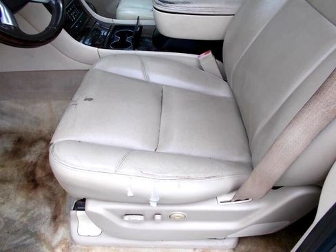 Used 2007 Cadillac Escalade AWD w/ Information Package image 28