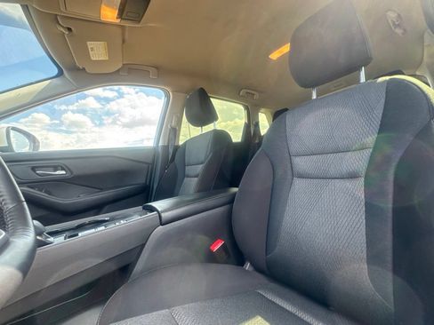 Used 2025 Nissan Rogue SV FWD image 42