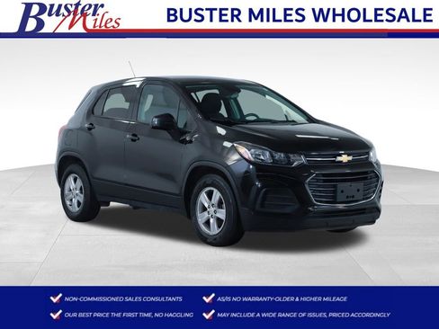Used 2020 Chevrolet Trax LS w/ Tint and Cruise Package FWD image 1