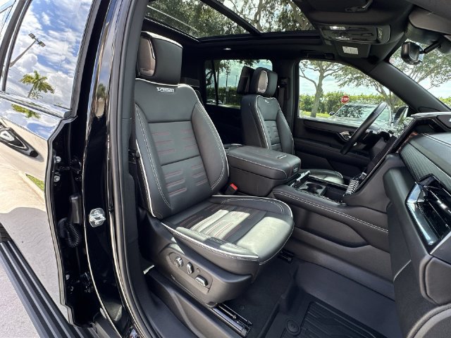 Certified 2025 GMC Yukon XL AT4 Ultimate AWD/4WD image 35