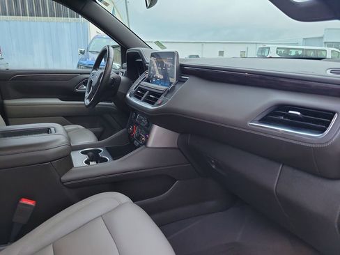 Used 2023 Chevrolet Suburban Z71 w/ Off-Road Capability Package AWD/4WD image 35