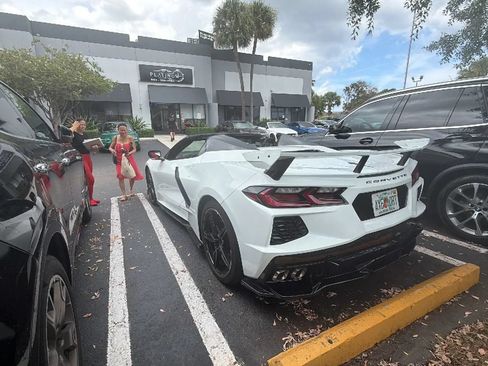 Used 2022 Chevrolet Corvette Stingray Premium Conv w/ Z51 Performance Package RWD image 5
