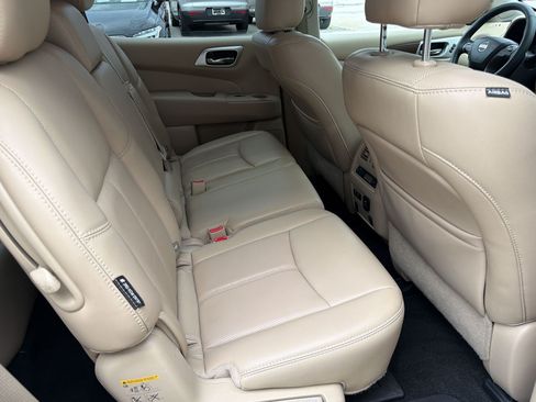 Used 2019 Nissan Pathfinder Platinum w/ Cargo Package FWD image 29
