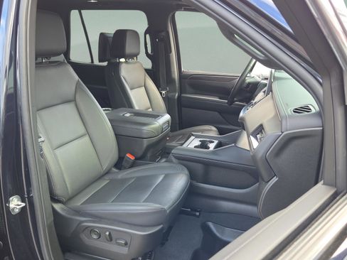 Used 2024 Chevrolet Tahoe Z71 w/ Luxury Package image 16