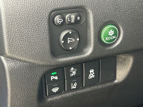 Used 2025 Honda Passport TrailSport image 11