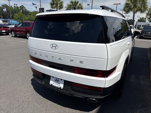 Used 2024 Hyundai Santa Fe SEL FWD image 5
