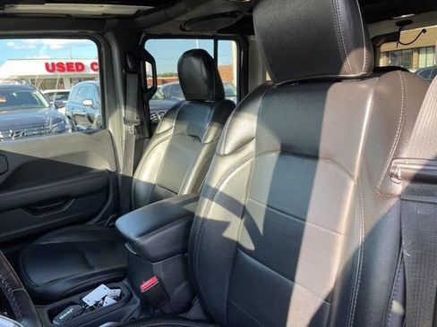 Used 2021 Jeep Wrangler Unlimited Sahara AWD/4WD image 7