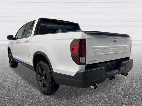 New 2026 Honda Ridgeline Black Edition image 3