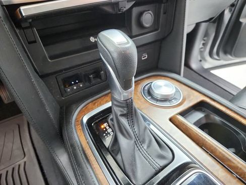 Used 2022 Nissan Armada SL AWD/4WD image 29