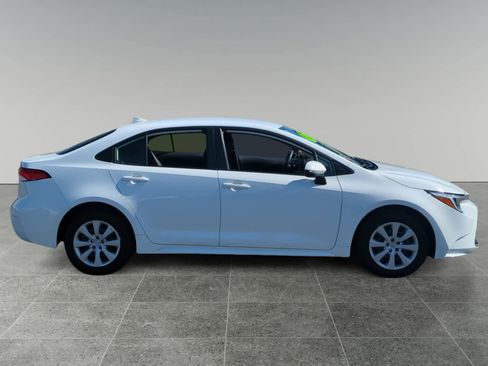 Used 2025 Toyota Corolla LE image 6