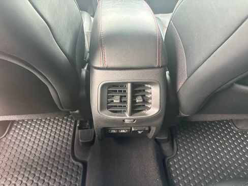 Used 2022 Jeep Cherokee Trailhawk w/ Premium Leather Package AWD/4WD image 20