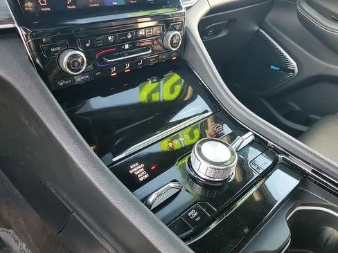 Used 2022 Jeep Grand Cherokee Overland w/ Adv Protech Group III image 26