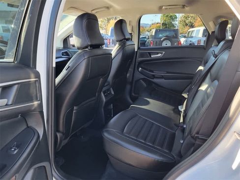 Used 2024 Ford Edge SEL image 11