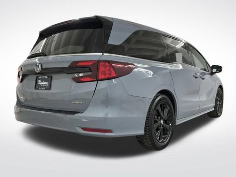 Used 2023 Honda Odyssey Sport image 3