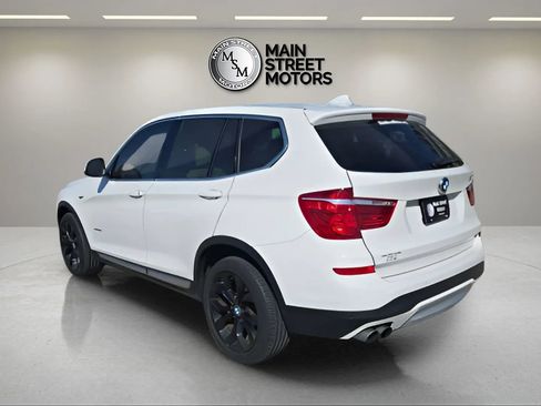 Used 2017 BMW X3 xDrive28i image 3